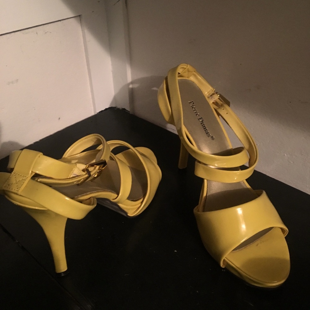 sexy strapped yellow heels. Worn 1xx
